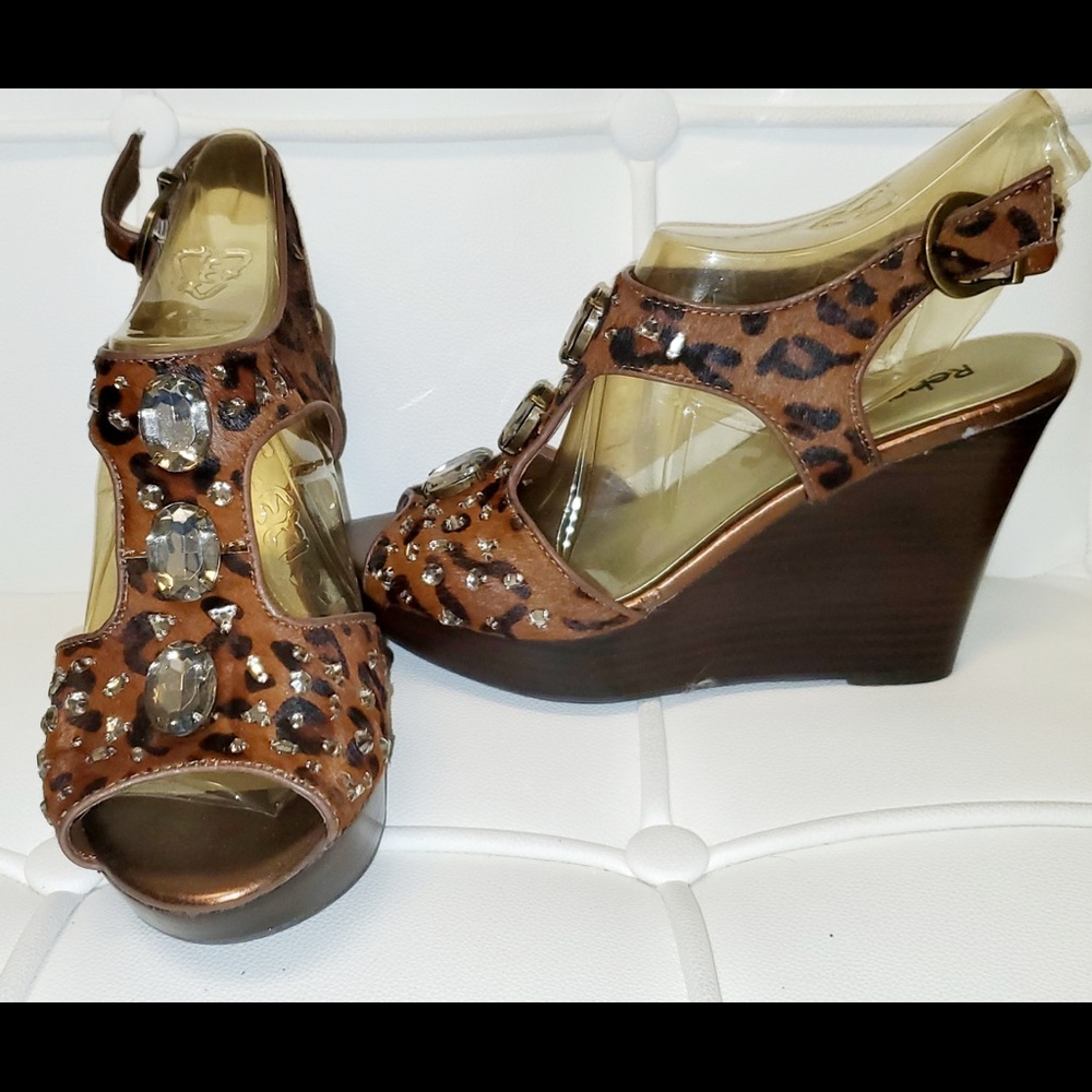 Brown cheetah leather sandals